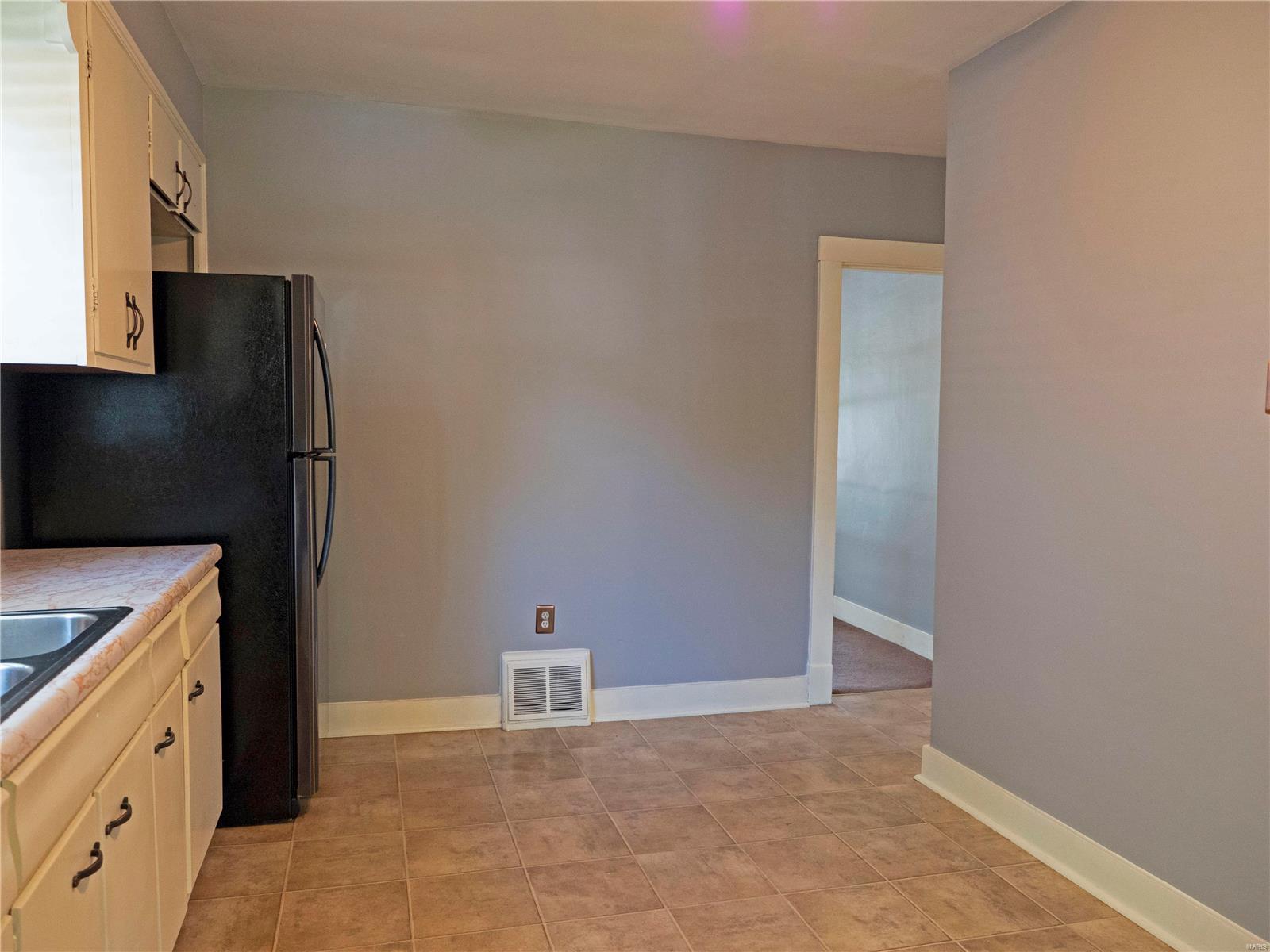 307 Flower Street Waterloo, IL 62298 - Photo 8 of 25