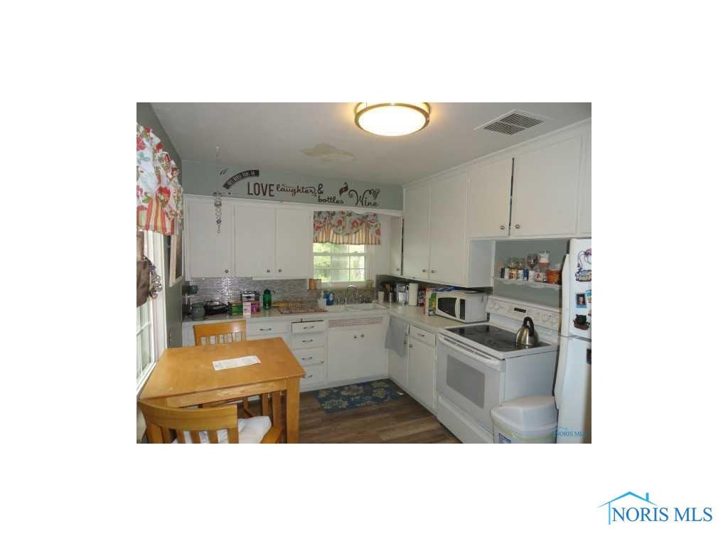 4249 Grantley Road Toledo, OH 43613 - Photo 3 of 6 Gallery Image 3