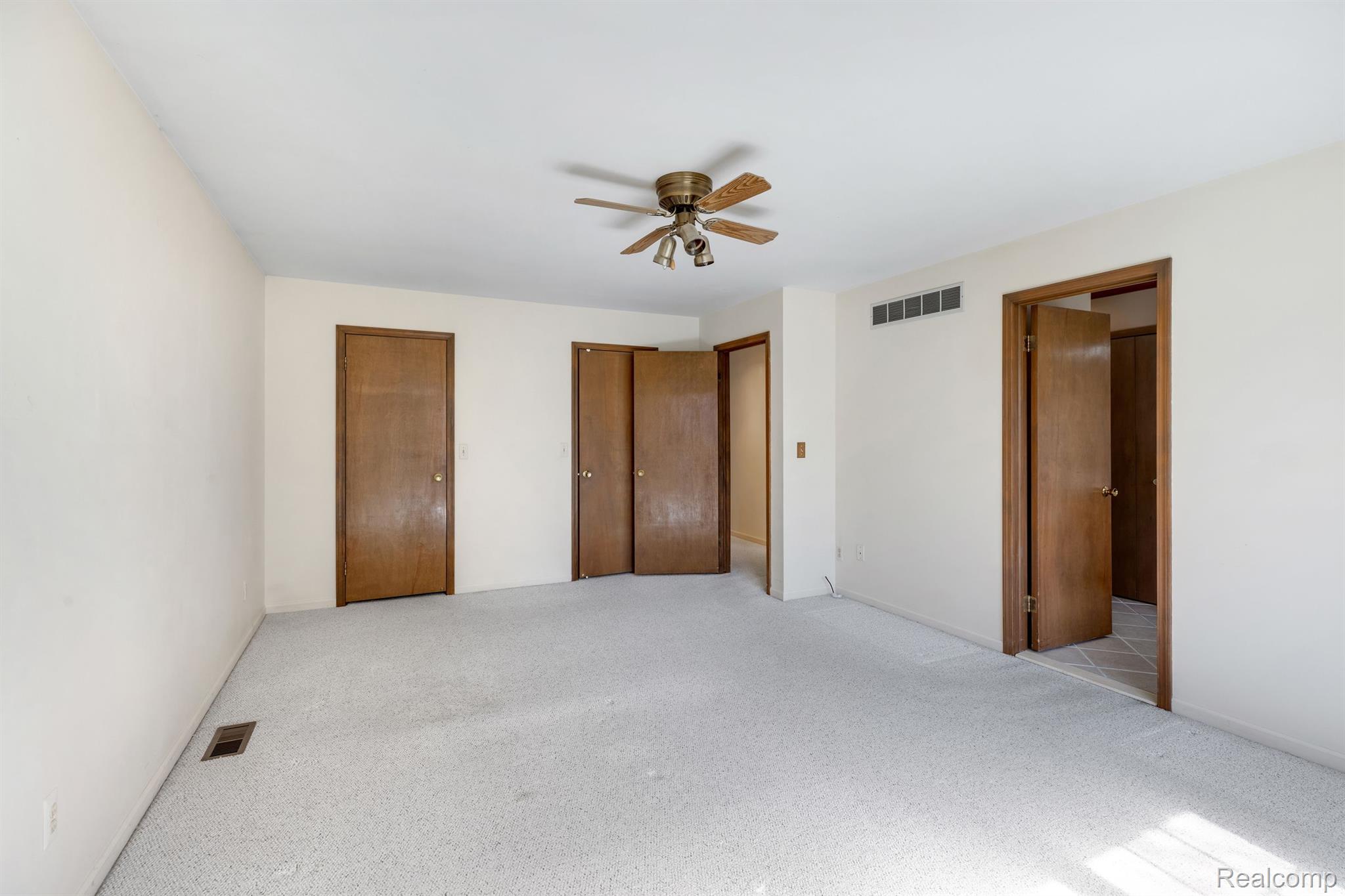 18035 Meridian Road Grosse Ile, MI 48138 - Photo 21 of 30 Primary Bedroom