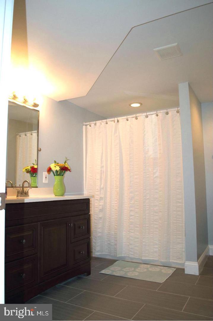 13229 Sturbridge Road Woodbridge, VA 22192 - Photo 5 of 27 Gallery Image 5
