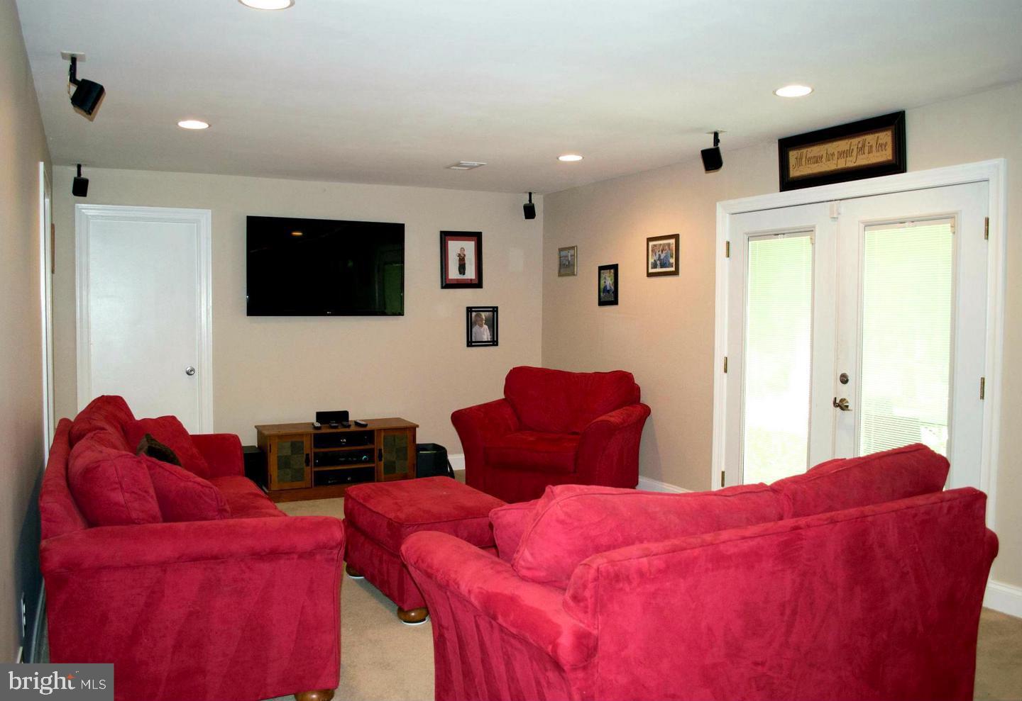 13229 Sturbridge Road Woodbridge, VA 22192 - Photo 7 of 27 Fantastic Sun Lit Lower Level