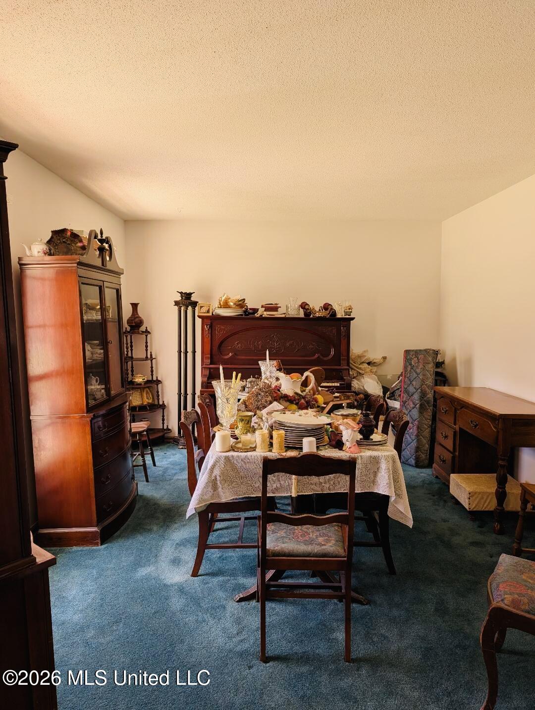 5656 Coleman Road Olive Branch, MS 38654 - Photo 27 of 42 Long, spacious Living Room