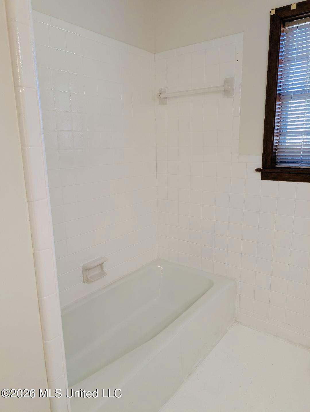 5656 Coleman Road Olive Branch, MS 38654 - Photo 38 of 42 Clean, clean, shared bath