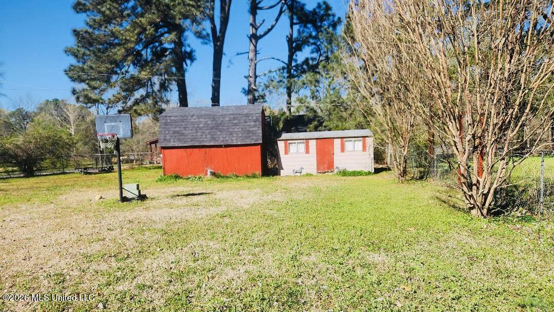 5656 Coleman Road Olive Branch, MS 38654 - Photo 9 of 42 Workshop and storage shed