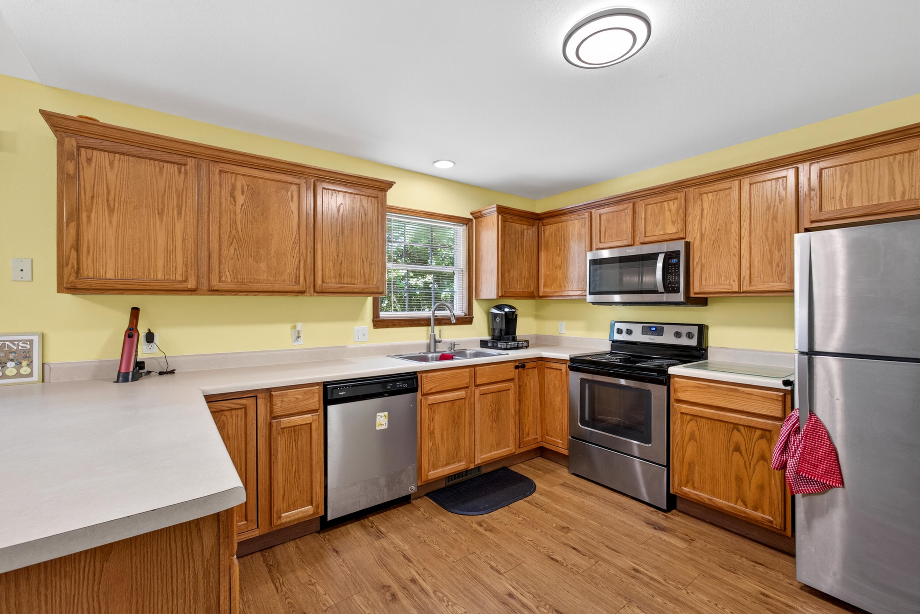 709 South Hazelnut Avenue Springfield, MO 65802 - Photo 11 of 25 709 Hazelnut-11