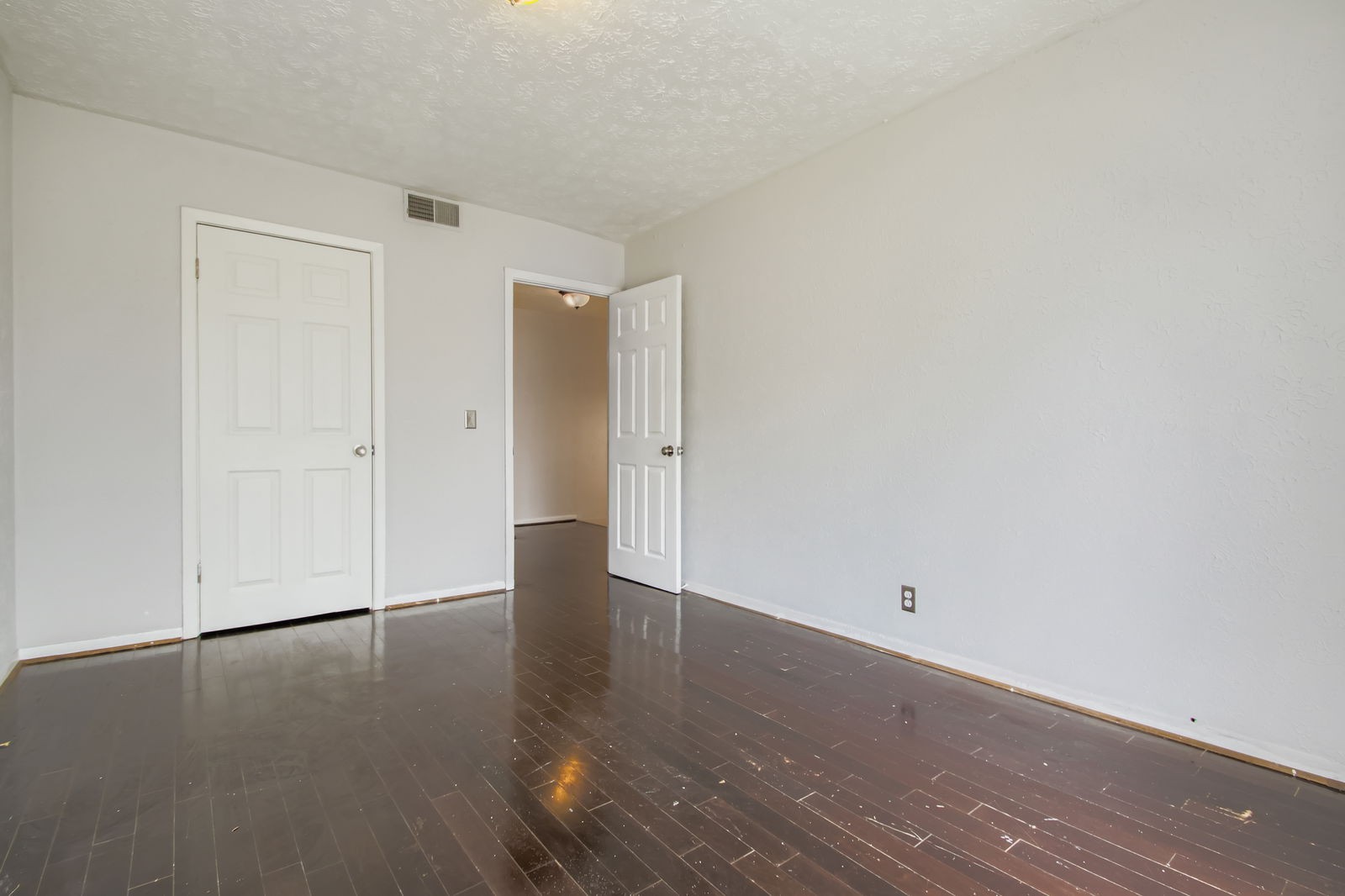 810 Bellevue Road, Unit 120 Nashville, TN 37221 - Photo 20 of 33 an empty room with wooden floor