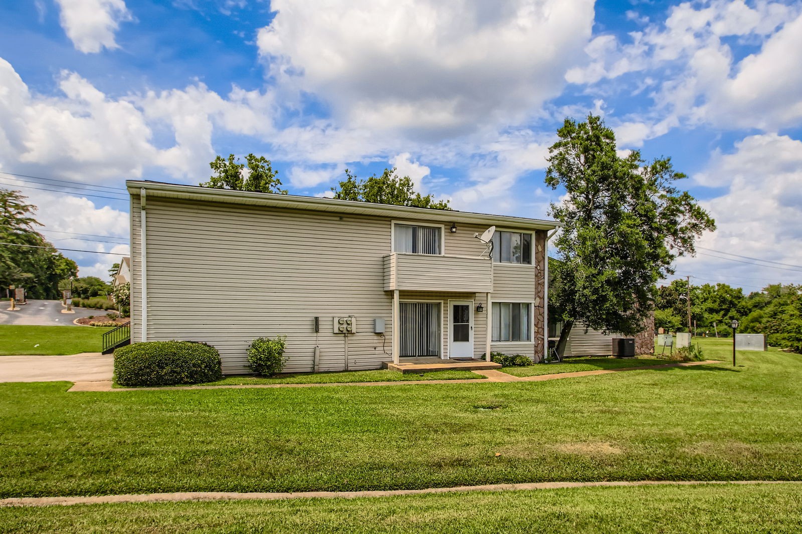 810 Bellevue Road, Unit 120 Nashville, TN 37221 - Photo 3 of 33 a house view with swimming pool and garden space