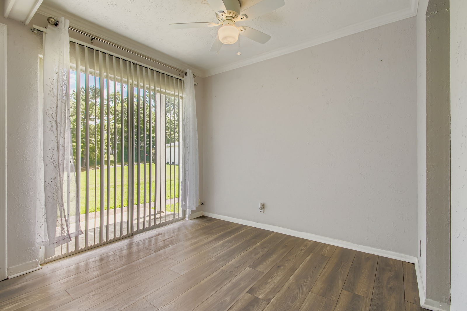 810 Bellevue Road, Unit 120 Nashville, TN 37221 - Photo 9 of 33 wooden floor in an empty room with a window