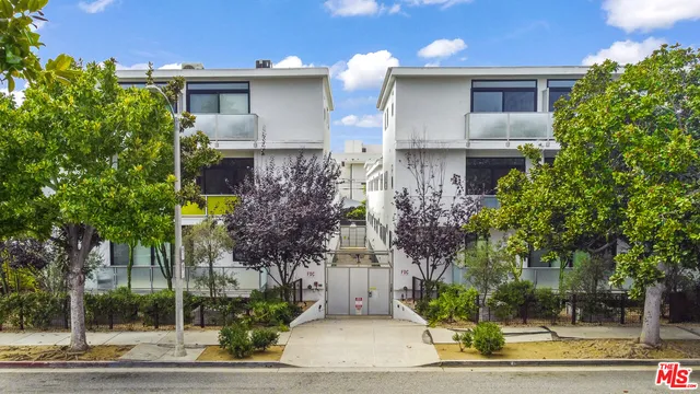 $5,150 | 1254 9th Street, Unit C, Santa Monica, CA 90401