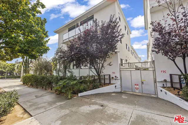 $5,150 | 1254 9th Street, Unit C, Santa Monica, CA 90401