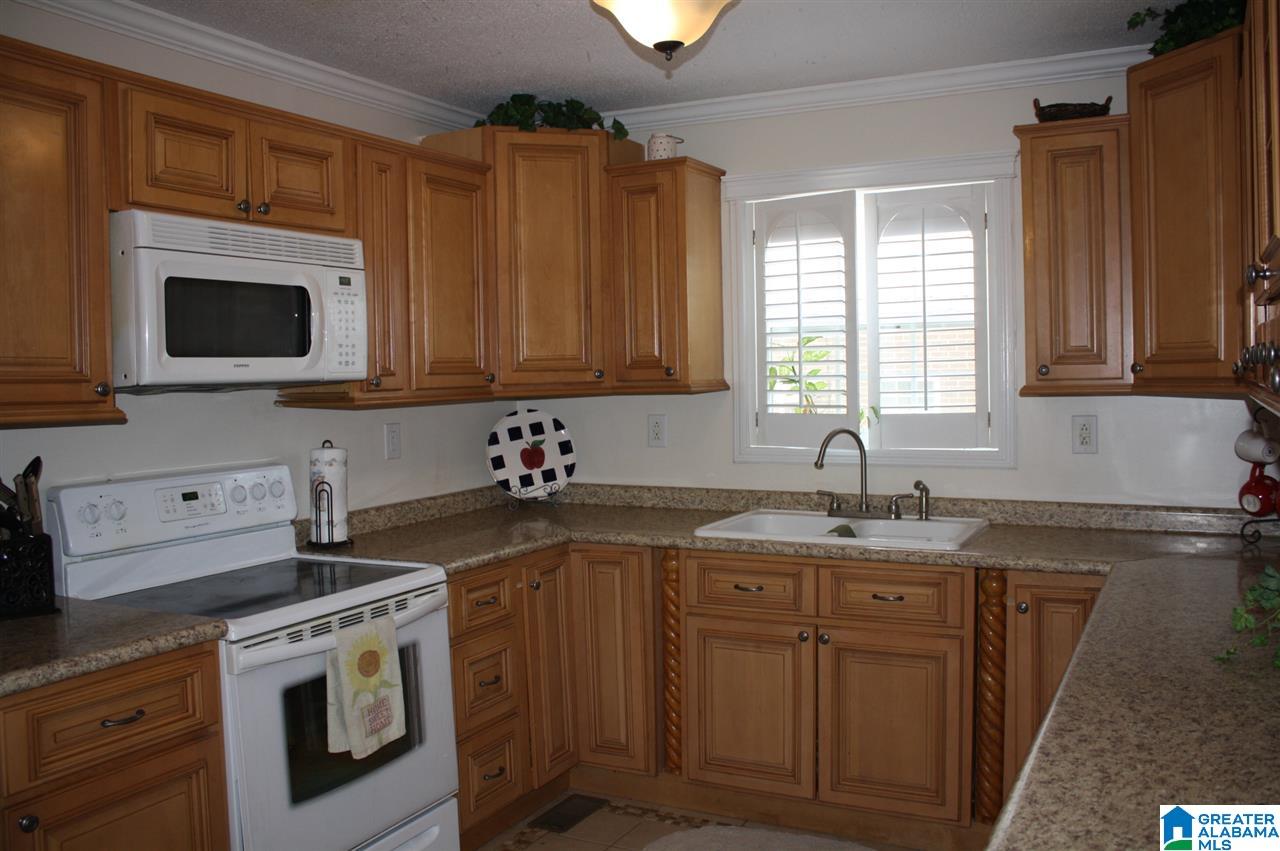 84 Oak Lane Oneonta, AL 35121 - Photo 4 of 32