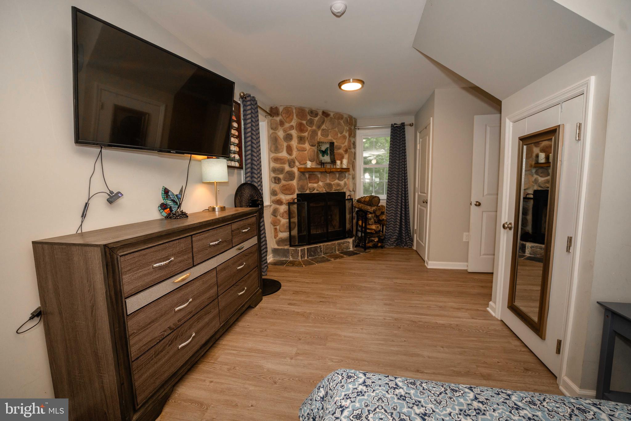 160 Highland Road Schwenksville, PA 19473 - Photo 38 of 46 Primary Main Floor Bedroom View