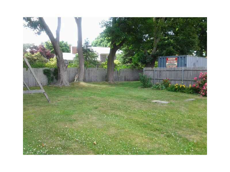3382 East Main Road Portsmouth, RI 02871 - Photo 5 of 6 Yard/Garden.