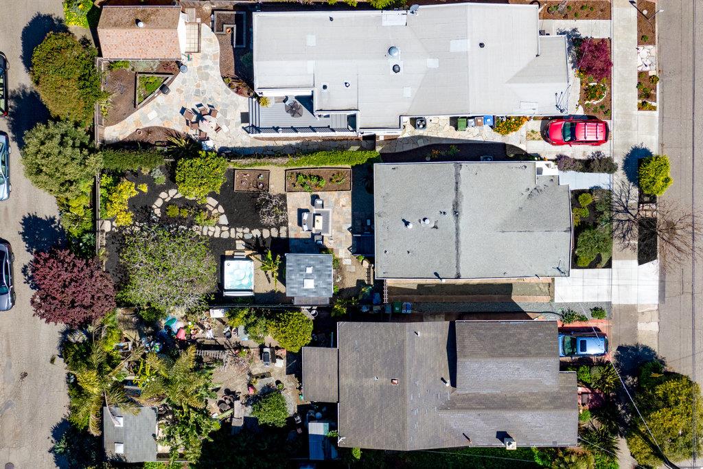 1220 Peralta Avenue Berkeley, CA 94706 - Photo 15 of 15 a store filled with lots of different kinds of flowers