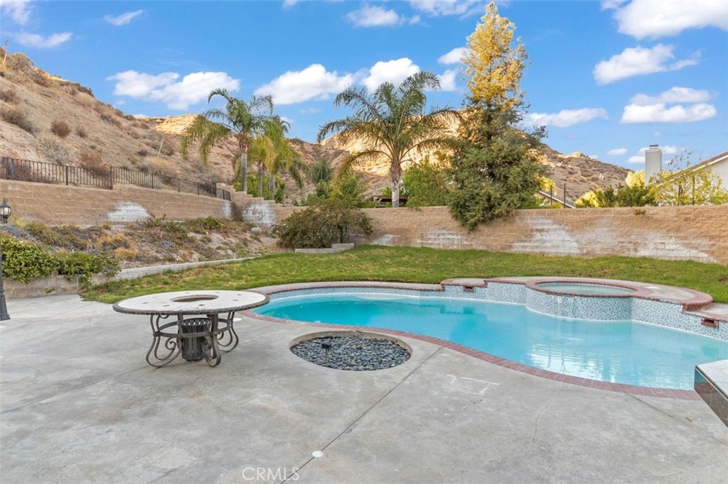 14439 Grandifloras Road Canyon Country, CA 91387 - Photo 36 of 44