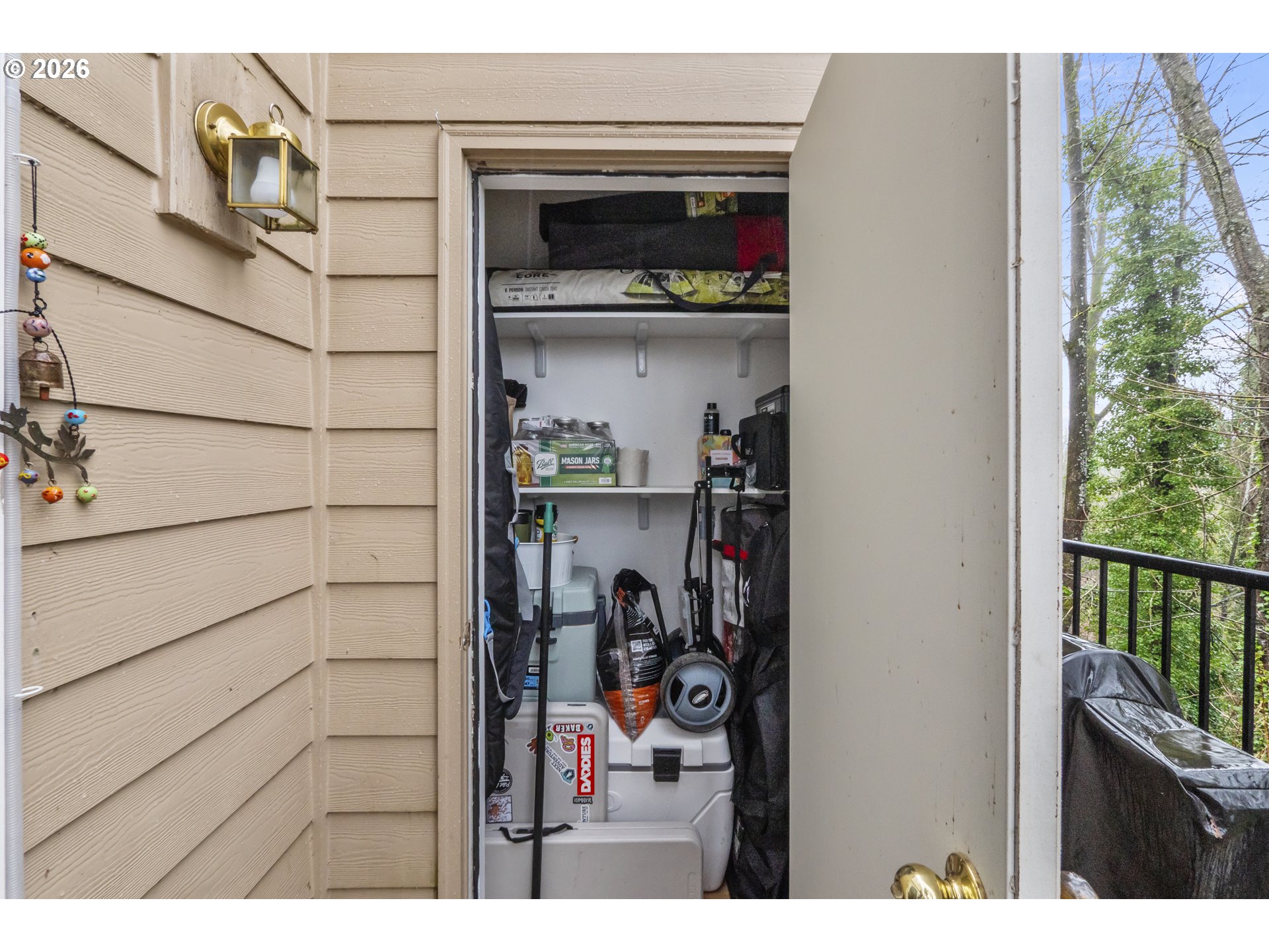 13949 Beavercreek Road, Unit 114 Oregon City, OR 97045 - Photo 20 of 27 a picture of a bench in kitchen
