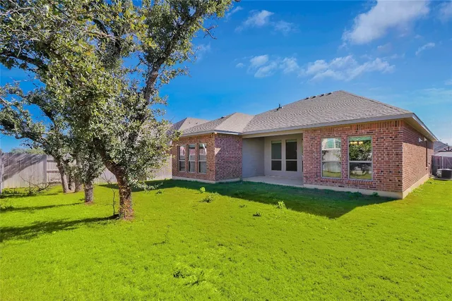 $2,300 | 205 Scenic Hills Circle, Georgetown, TX 78628