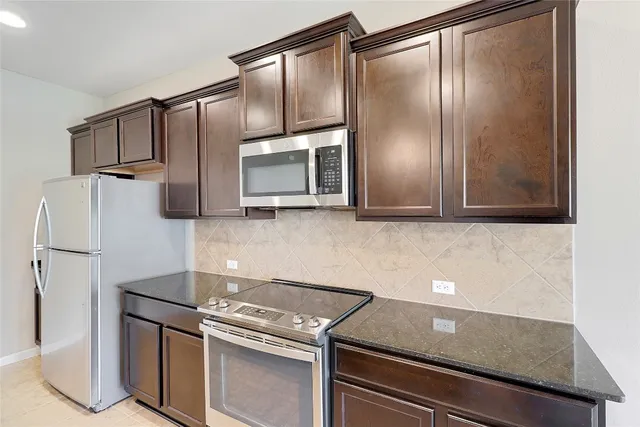 $2,300 | 205 Scenic Hills Circle, Georgetown, TX 78628