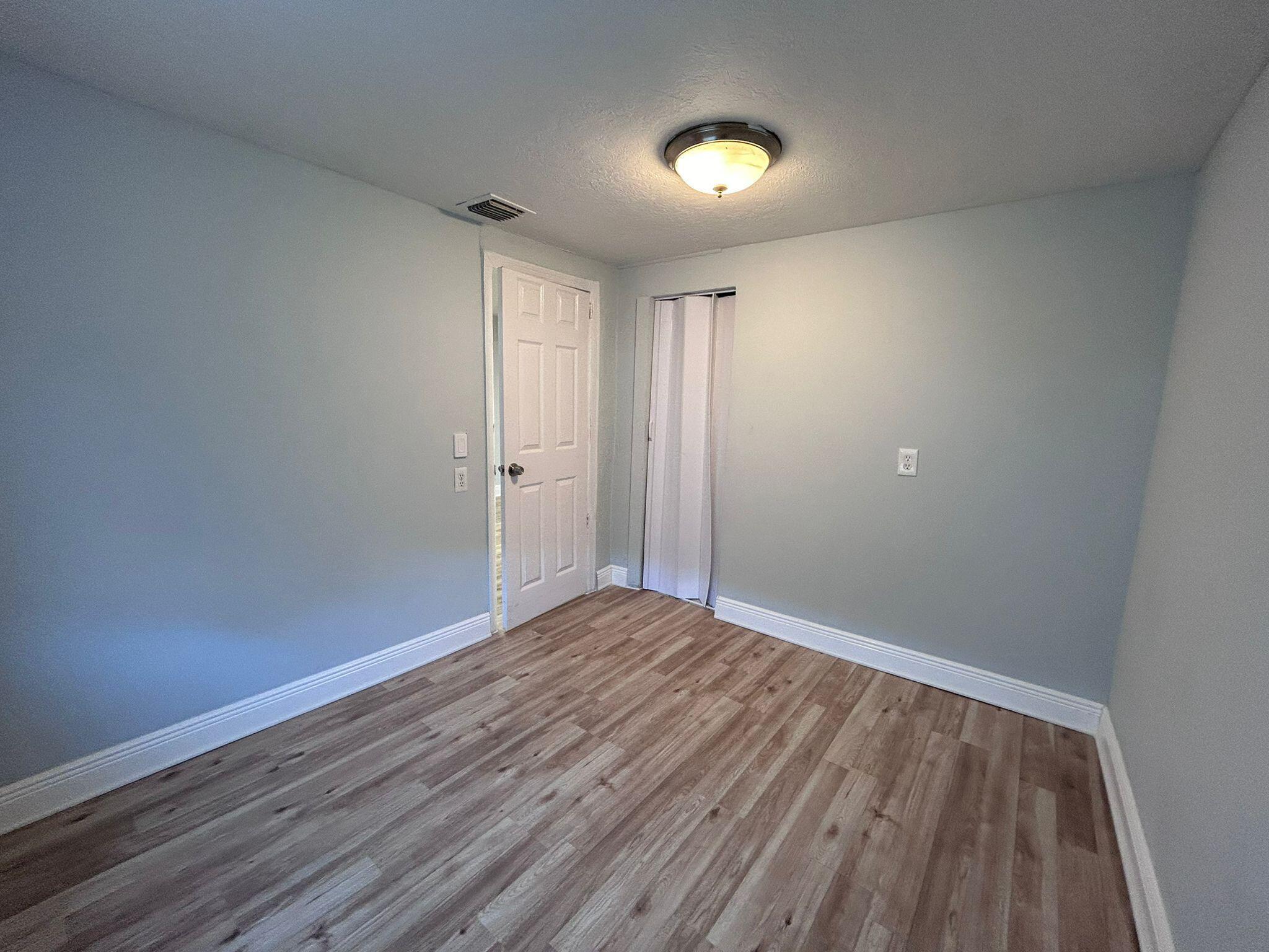3901 Lakewood Road, Unit A Palm Springs, FL 33461 - Photo 6 of 11 02d12076-8ebc-4b2a-b707-340f29545ef0