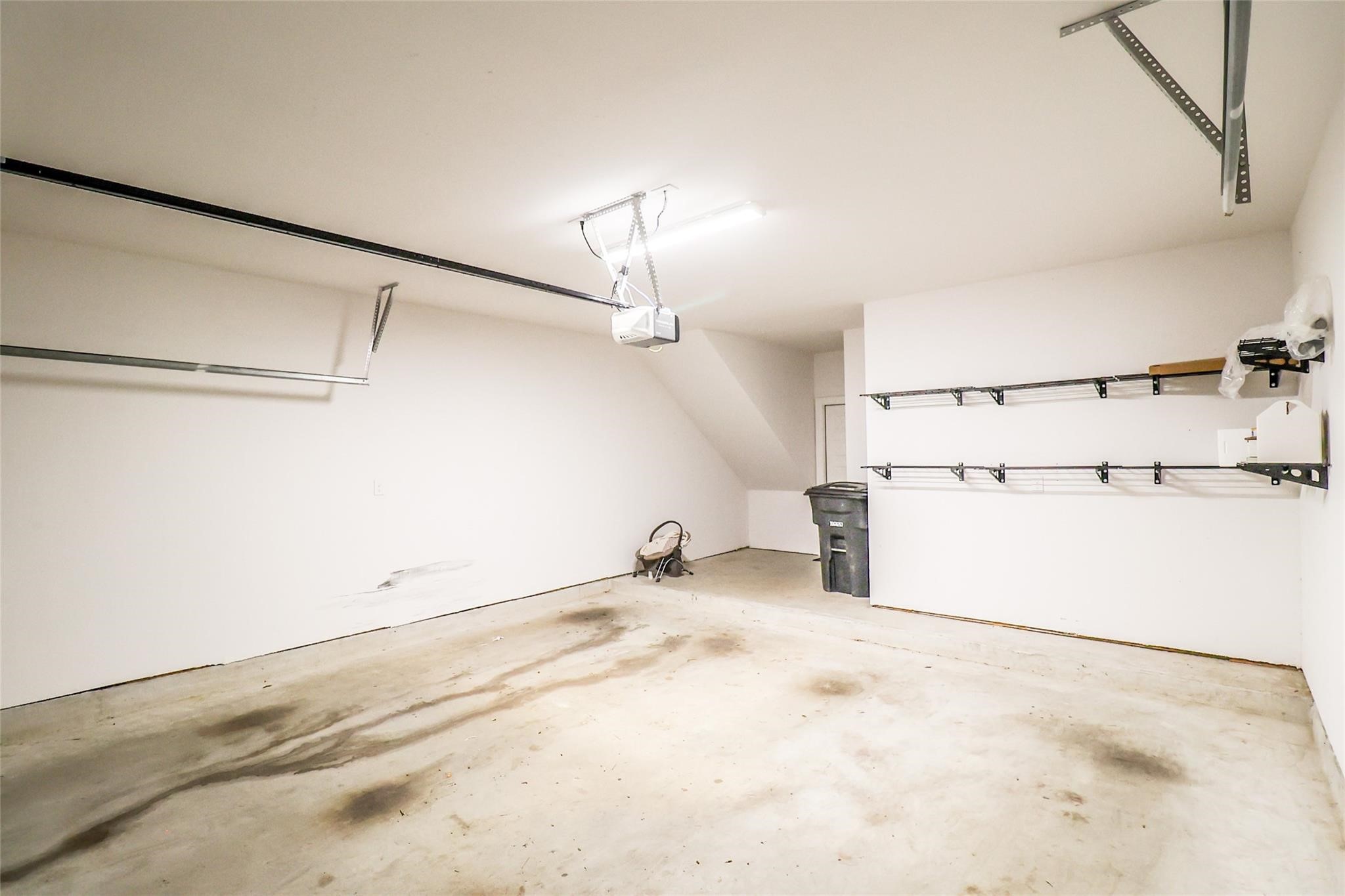 2745 Clinton Drive Houston, TX 77020 - Photo 31 of 32 a view of a garage