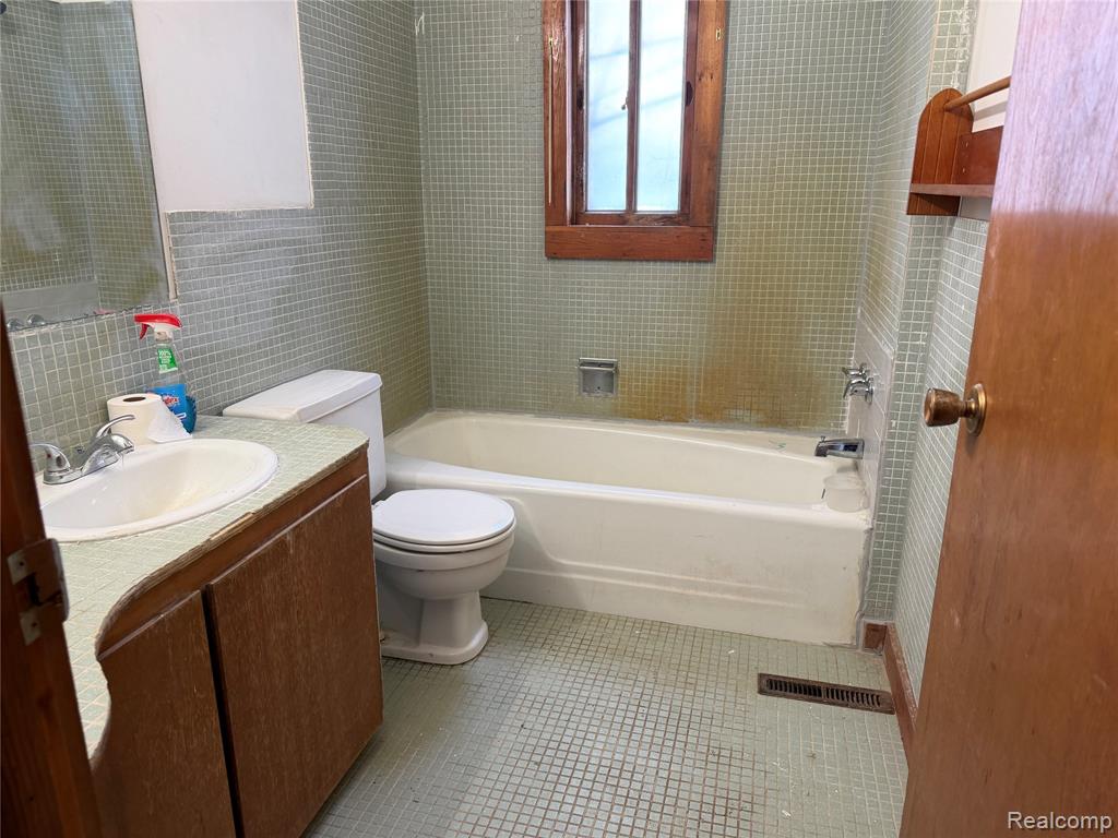5700 Center Line Road Clifford, MI 48727 - Photo 12 of 20 Gallery Image 12