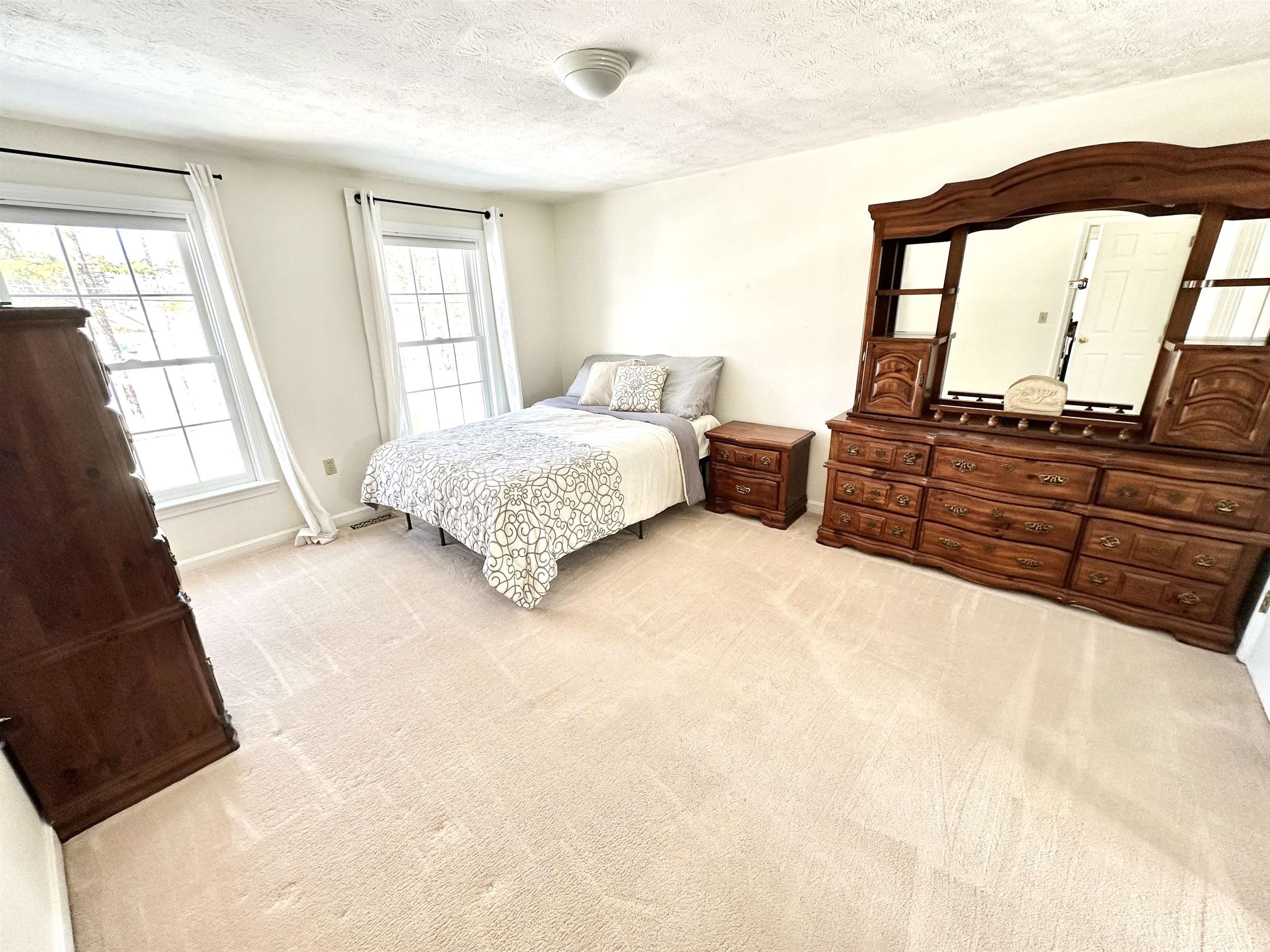141 Ridge Road Nashua, NH 03062 - Photo 14 of 22 Gallery Image 14