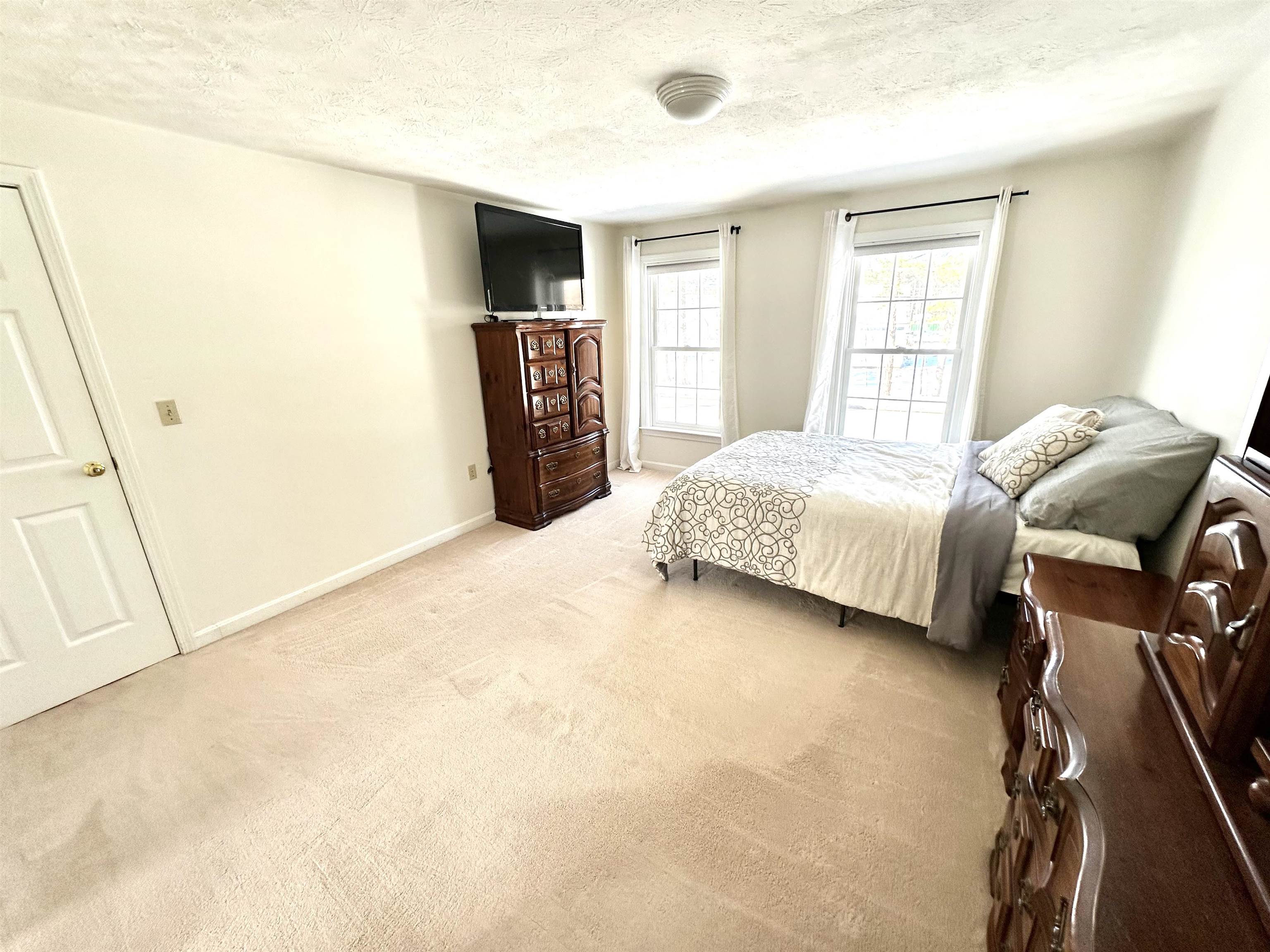141 Ridge Road Nashua, NH 03062 - Photo 15 of 22 Gallery Image 15