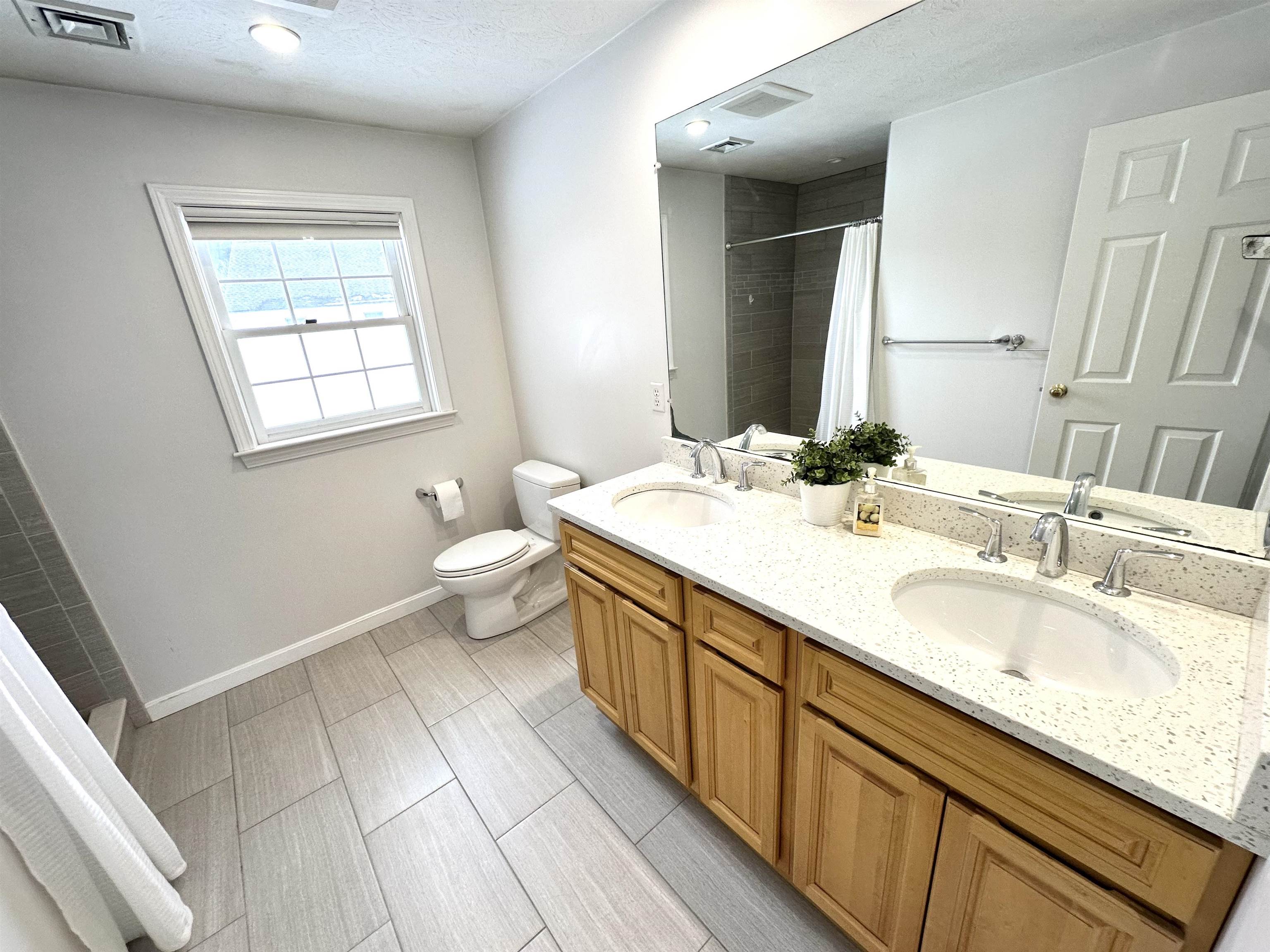 141 Ridge Road Nashua, NH 03062 - Photo 16 of 22 Gallery Image 16