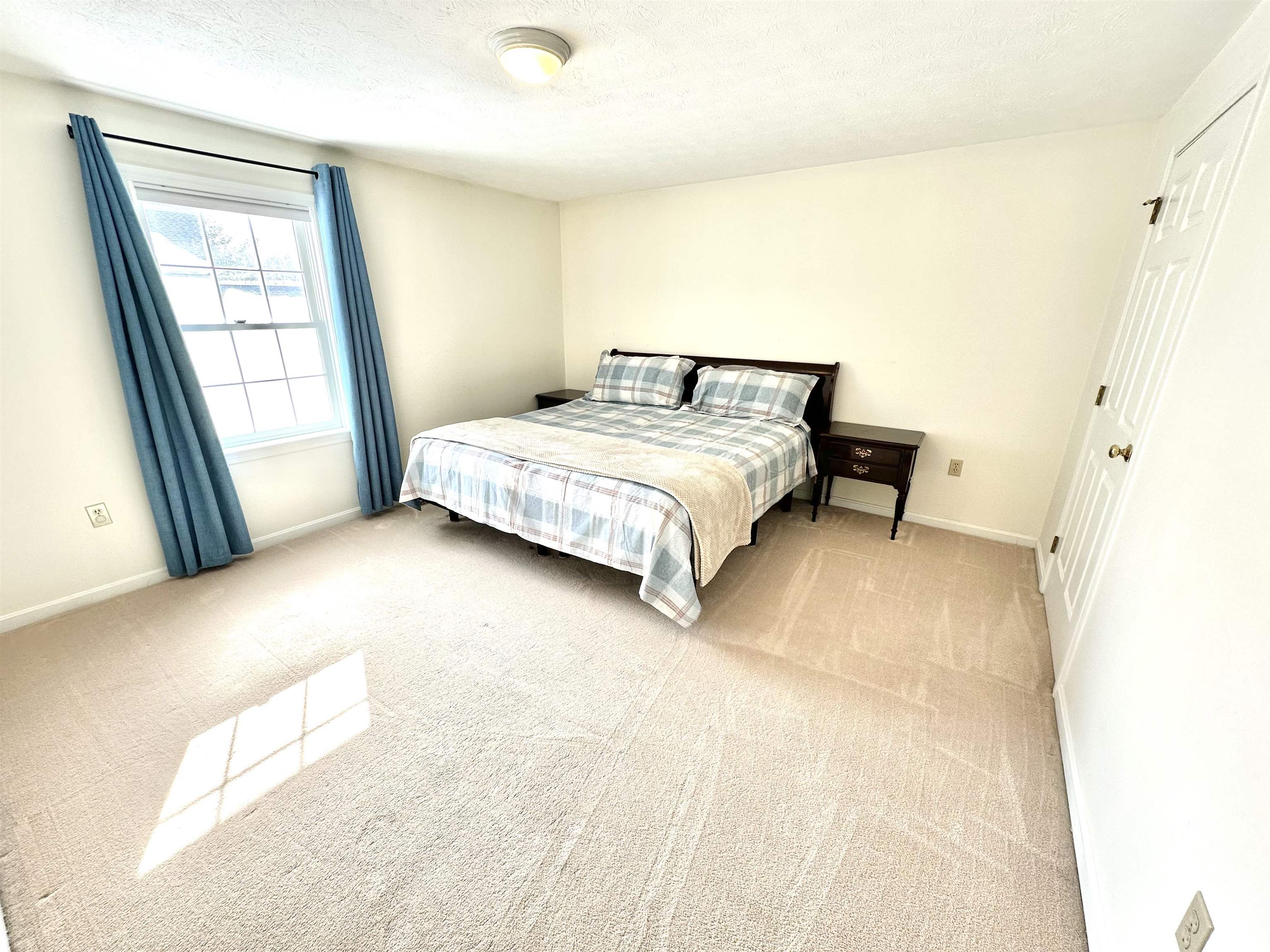 141 Ridge Road Nashua, NH 03062 - Photo 18 of 22 Gallery Image 18