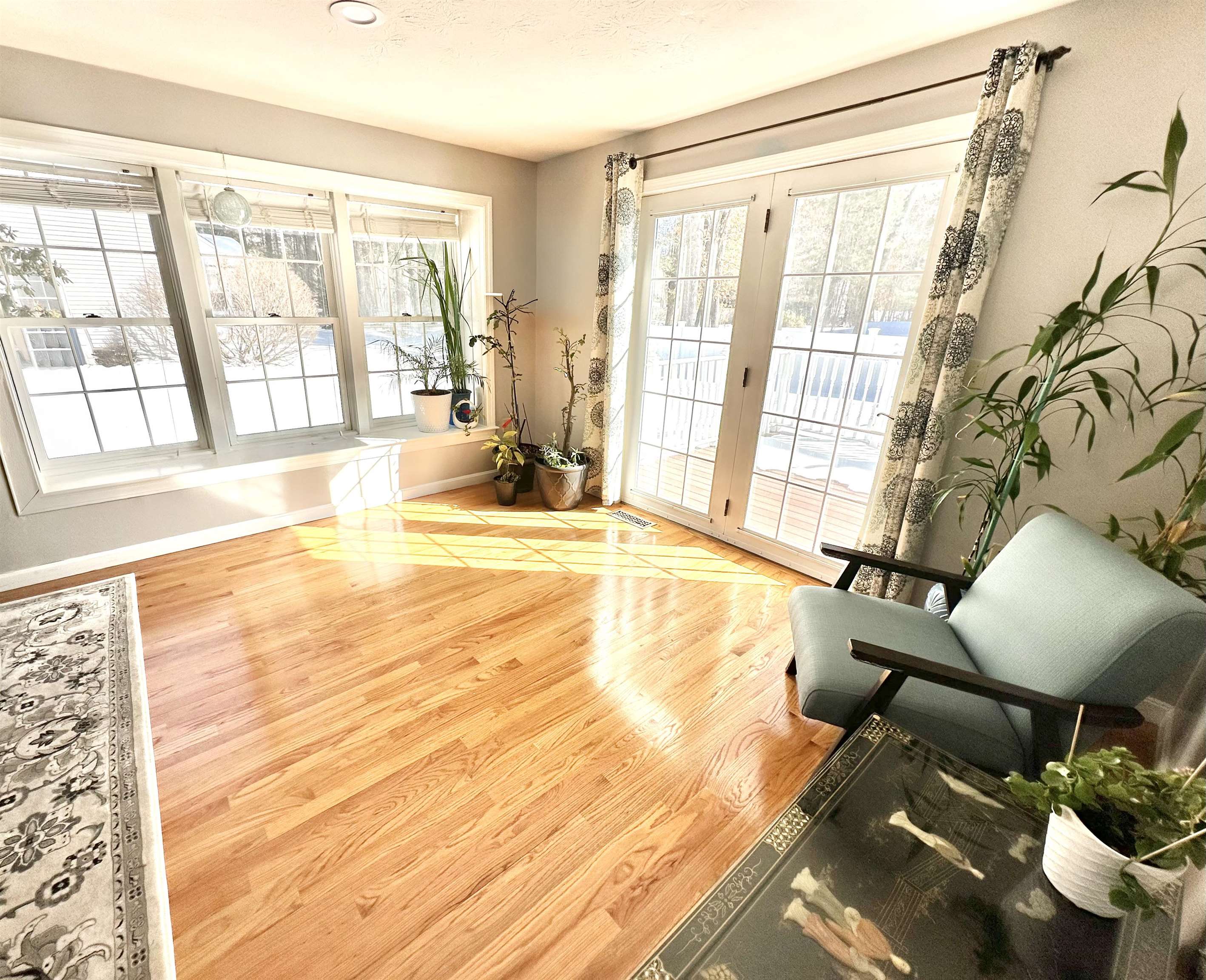 141 Ridge Road Nashua, NH 03062 - Photo 5 of 22 Gallery Image 5