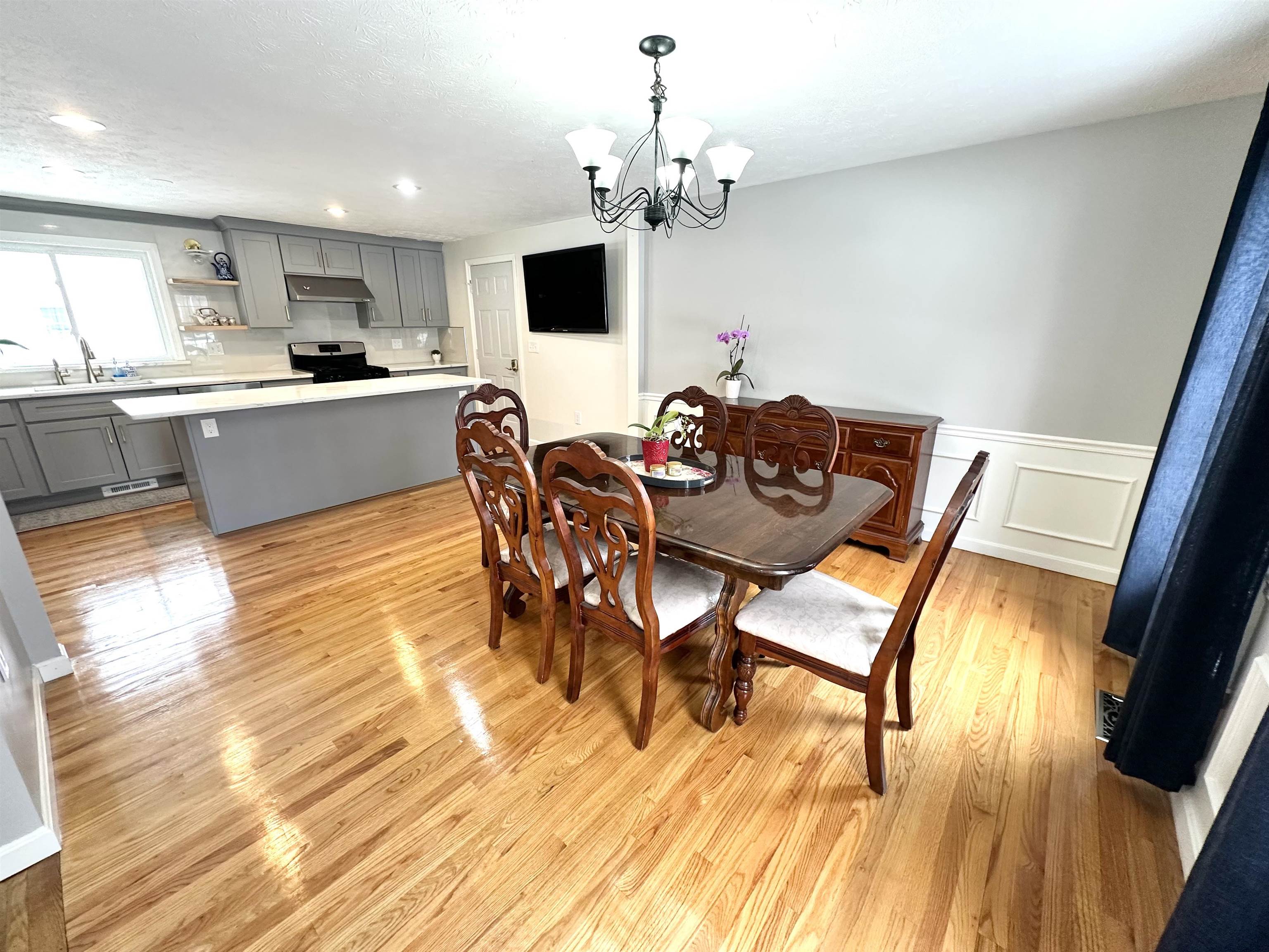 141 Ridge Road Nashua, NH 03062 - Photo 8 of 22 Gallery Image 8