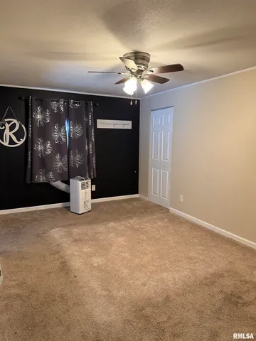 $169,000 | 2407 Selmaville Road, Salem, IL 62881