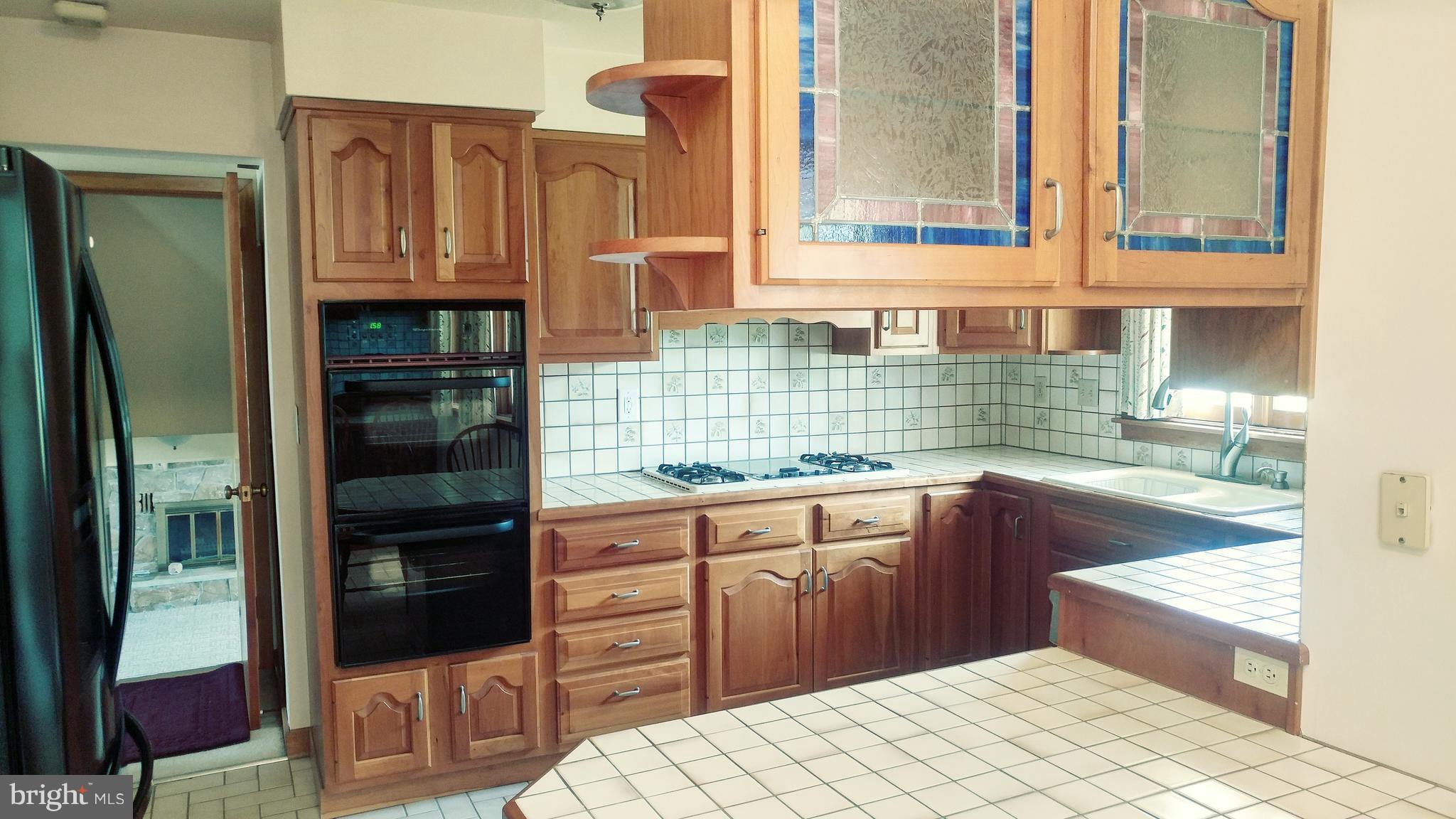 1229 Braddock Road Lavale, MD 21502 - Photo 7 of 19 Great working kitchen--gas cooktop.