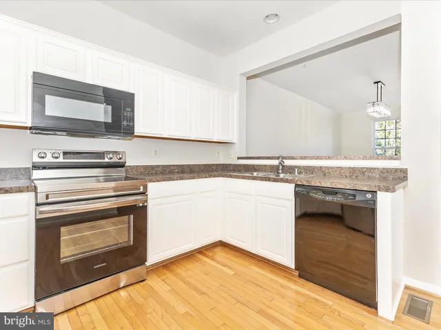 $399,951 | 7096 Water Oak Road, Unit 121, Elkridge, MD 21075