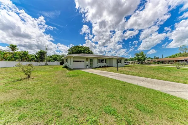 $329,900 | 2811 33rd Avenue West, Bradenton, FL 34205