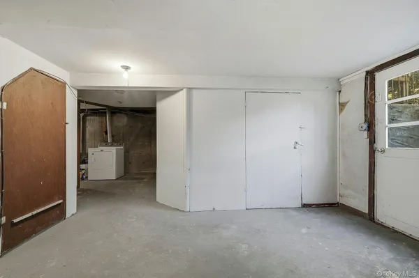 $3,900 | 35 Yennicock Avenue, Port Washington, NY 11050