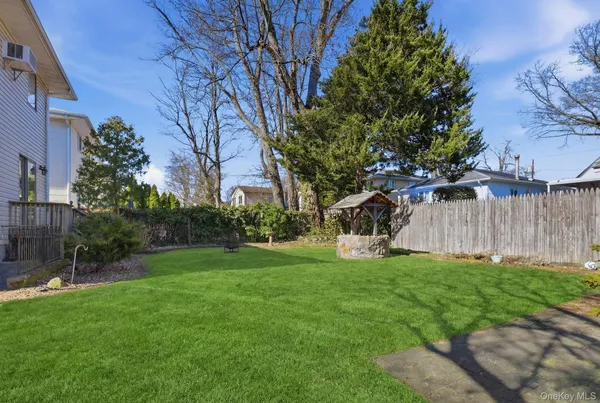 $3,900 | 35 Yennicock Avenue, Port Washington, NY 11050