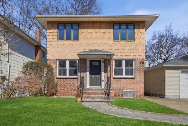 $3,900 | 35 Yennicock Avenue, Port Washington, NY 11050