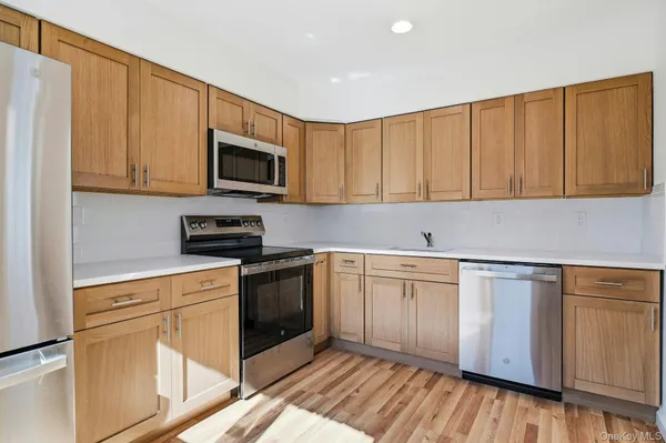 $3,900 | 35 Yennicock Avenue, Port Washington, NY 11050