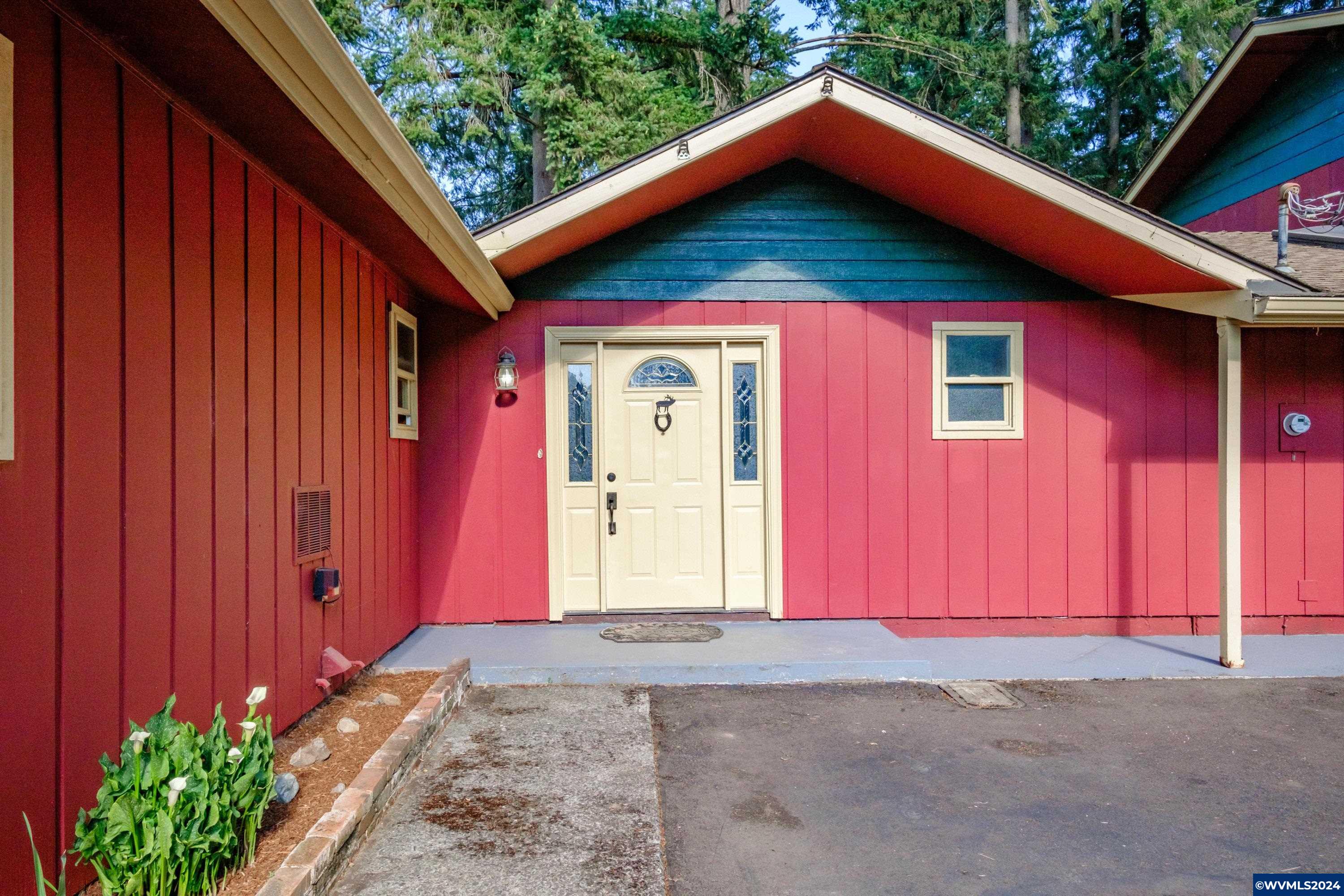 33997 Totem Pole Road Lebanon, OR 97355 - Photo 2 of 41