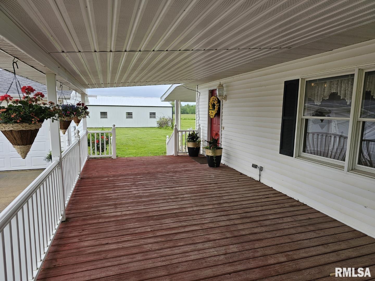 16485 East Robin Road Mount Vernon, IL 62864 - Photo 11 of 51 a very nice looking room with a large window