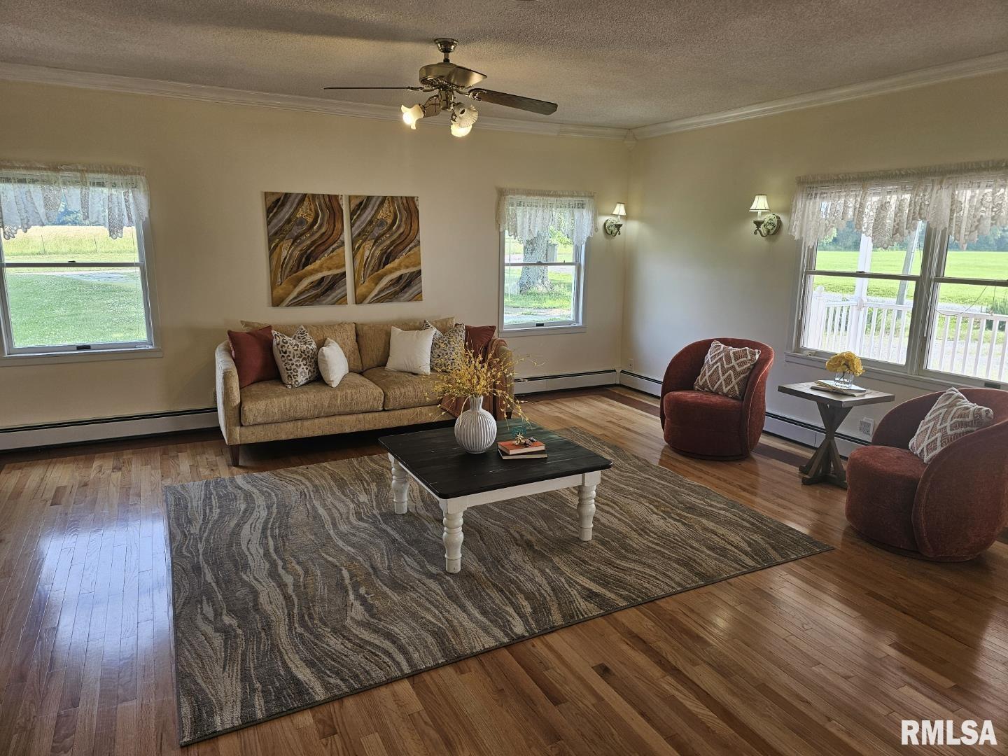 16485 East Robin Road Mount Vernon, IL 62864 - Photo 22 of 51 a living room with furniture and a window