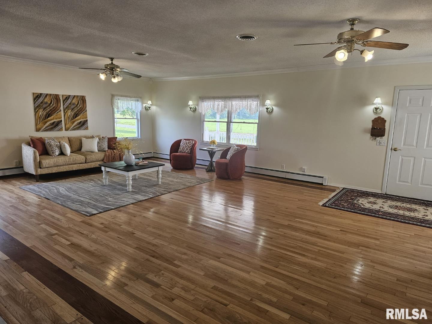 16485 East Robin Road Mount Vernon, IL 62864 - Photo 25 of 51 a living room with furniture and wooden floor