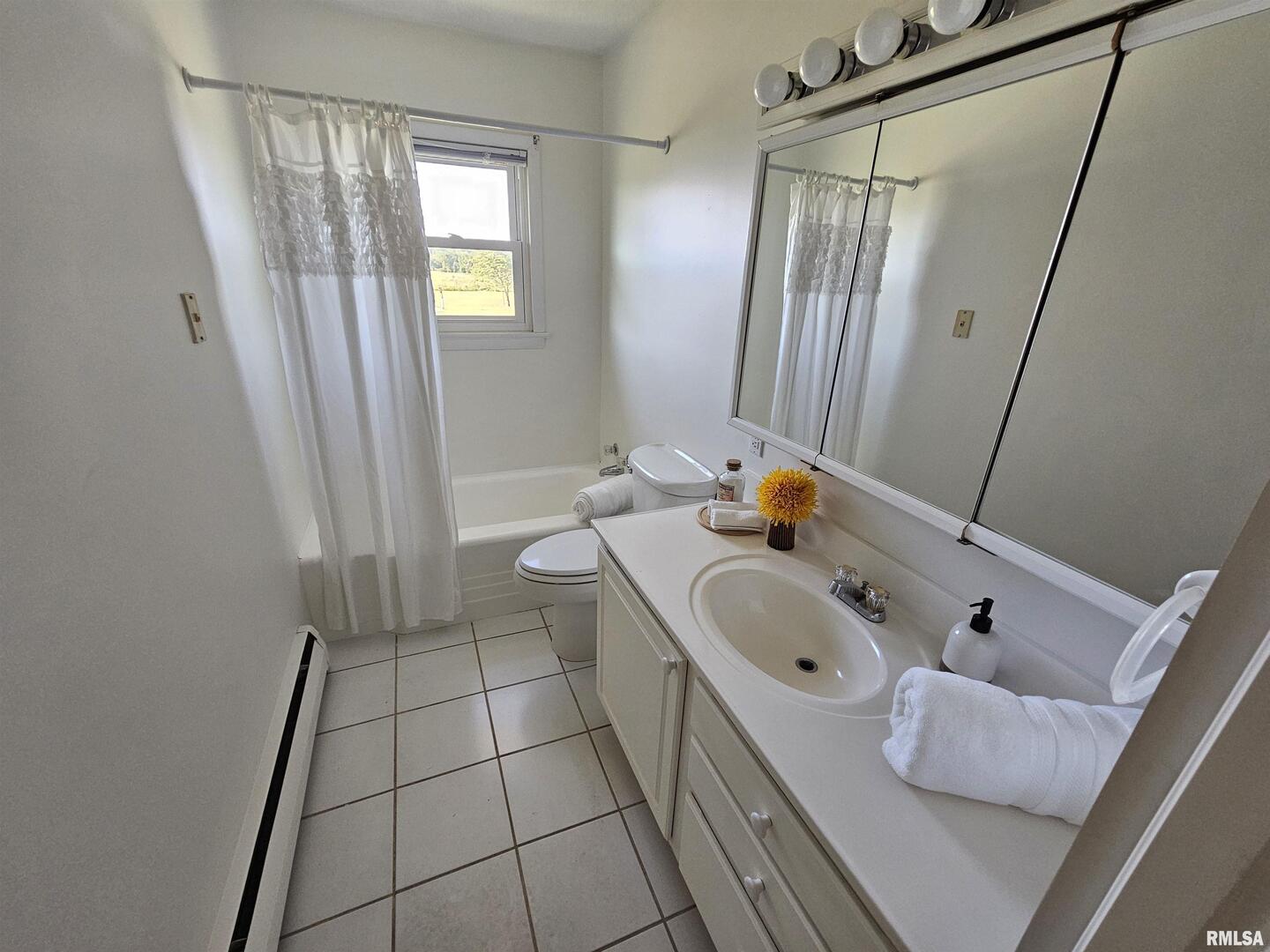 16485 East Robin Road Mount Vernon, IL 62864 - Photo 41 of 51 a bathroom with a sink and a mirror