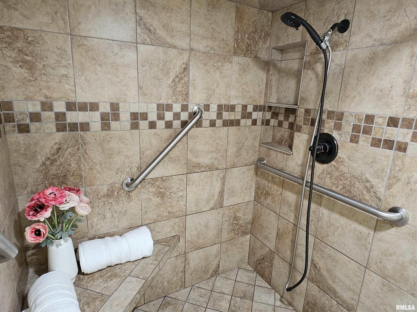 16485 East Robin Road Mount Vernon, IL 62864 - Photo 45 of 51 a bathroom with a shower