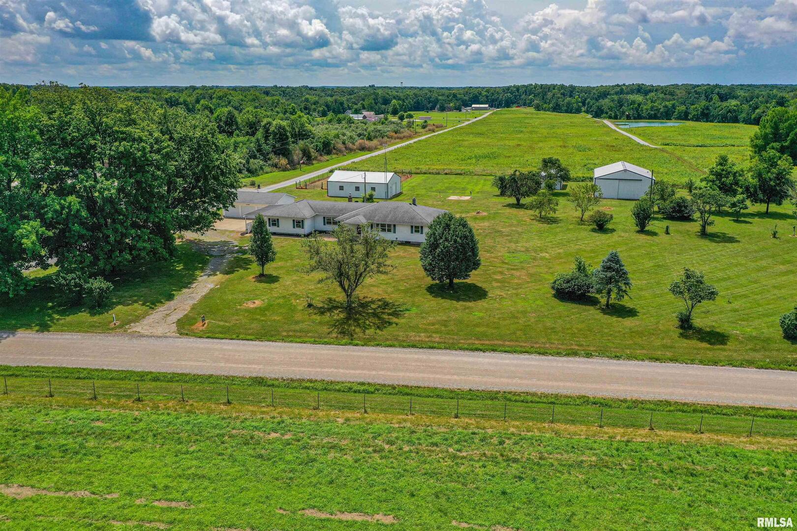 16485 East Robin Road Mount Vernon, IL 62864 - Photo 46 of 51 a view of a park with an ocean