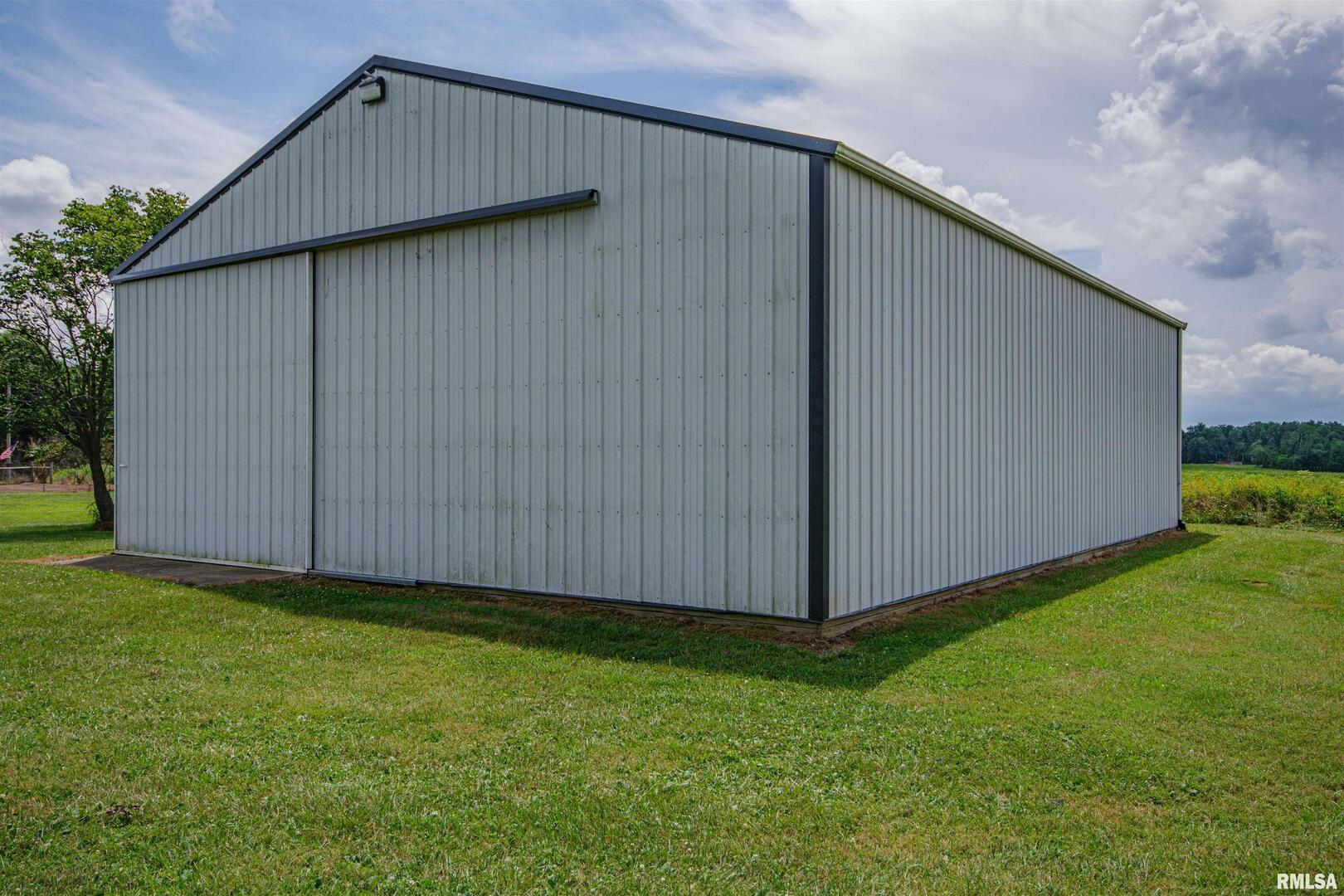 16485 East Robin Road Mount Vernon, IL 62864 - Photo 47 of 51 a backyard of a house with lots of green space