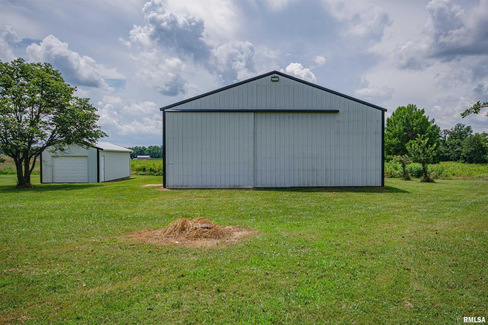16485 East Robin Road Mount Vernon, IL 62864 - Photo 48 of 51 a house with a yard