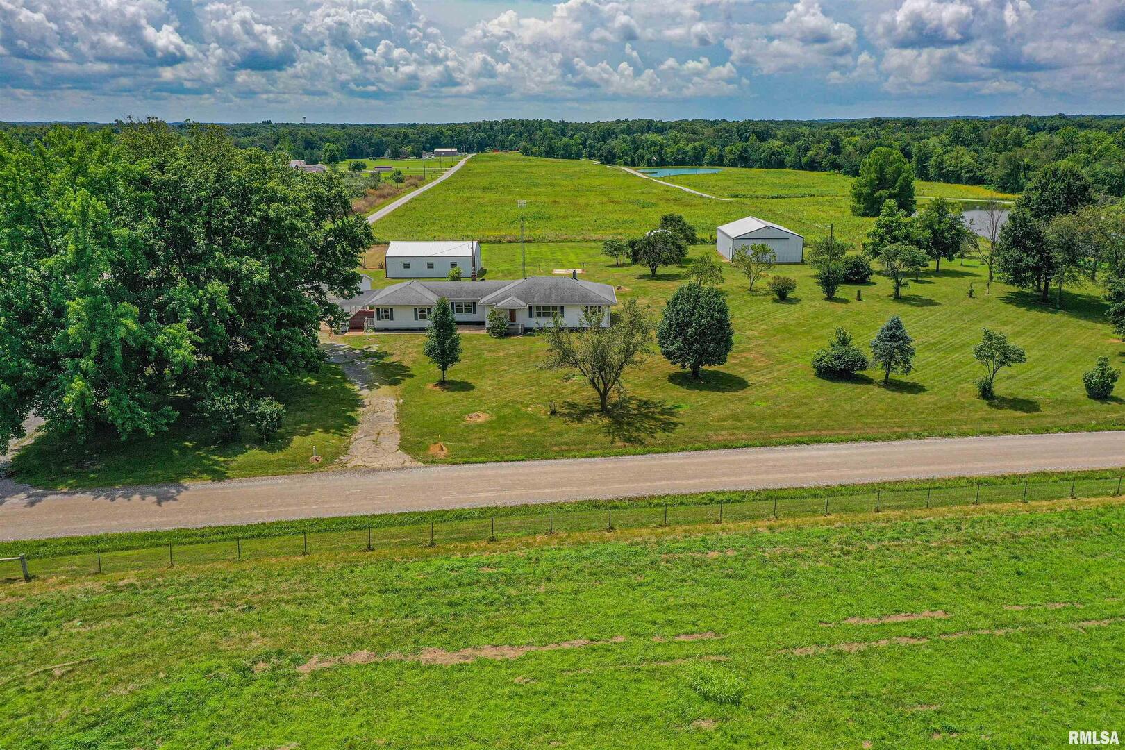 16485 East Robin Road Mount Vernon, IL 62864 - Photo 10 of 51 a view of a garden
