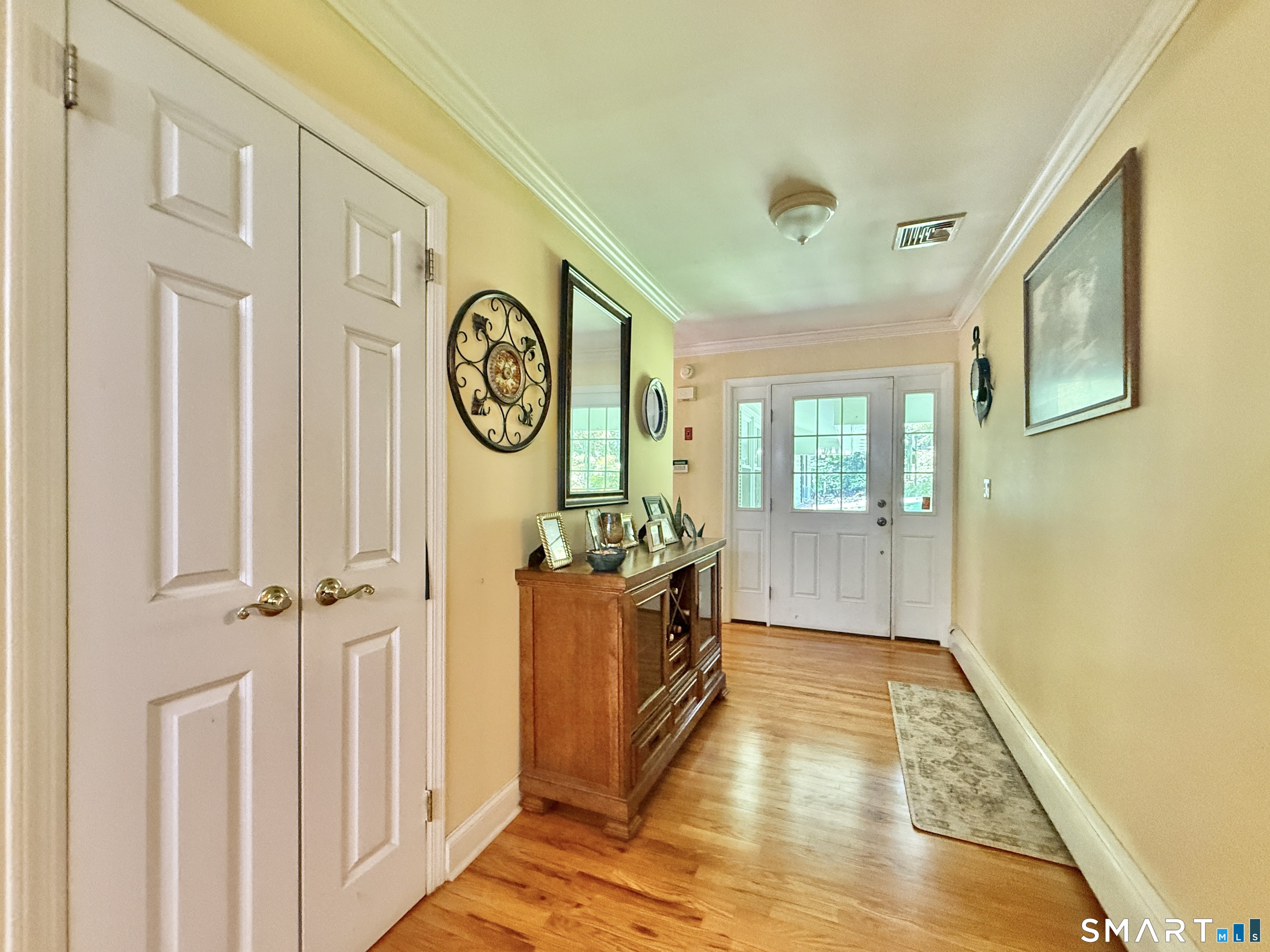 11 Joan Road Stamford, CT 06905 - Photo 4 of 30 Gallery Image 4